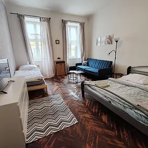 Hybešova2 Česká republika